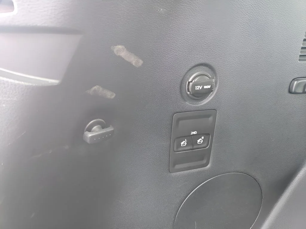 Used 2025 Abyss Black Pearl Hyundai SEL image 15