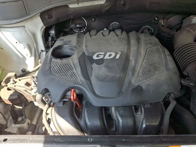 Used 2013 White Hyundai Base image 32