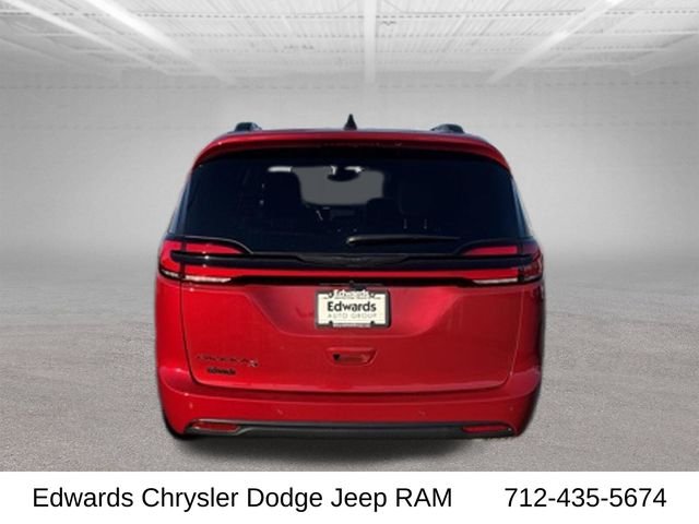 New 2026 Red Hot Pearl-Coat Exterior Paint Chrysler Select image 8