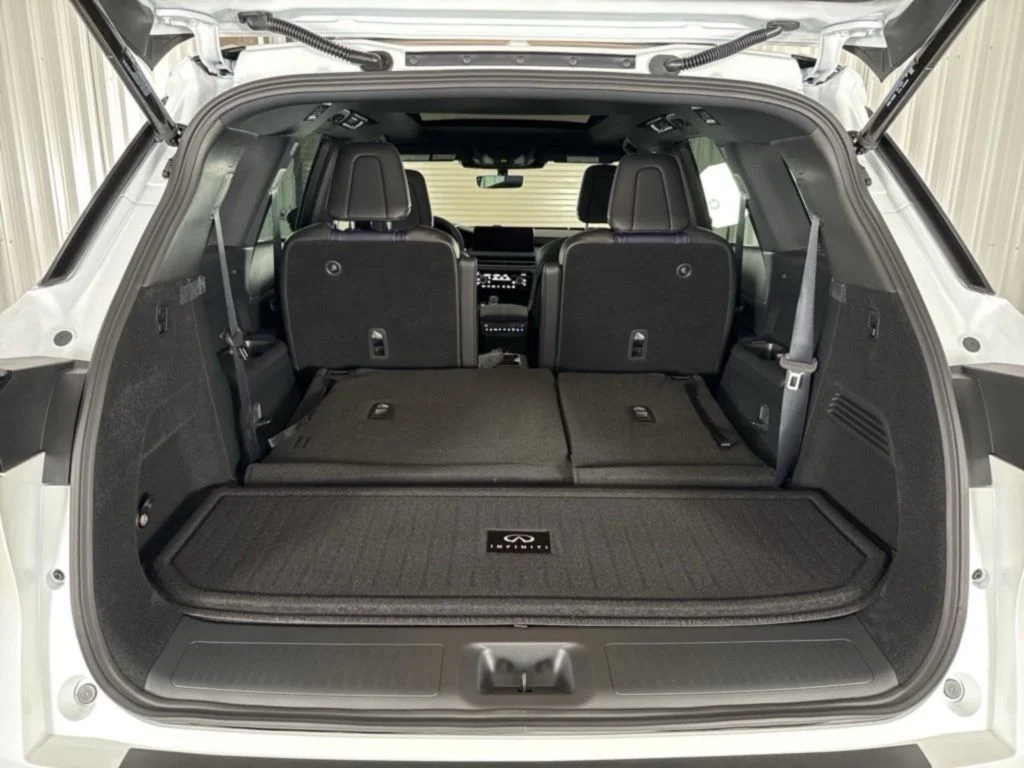 Certified Used 2026 White INFINITI SPORT image 34