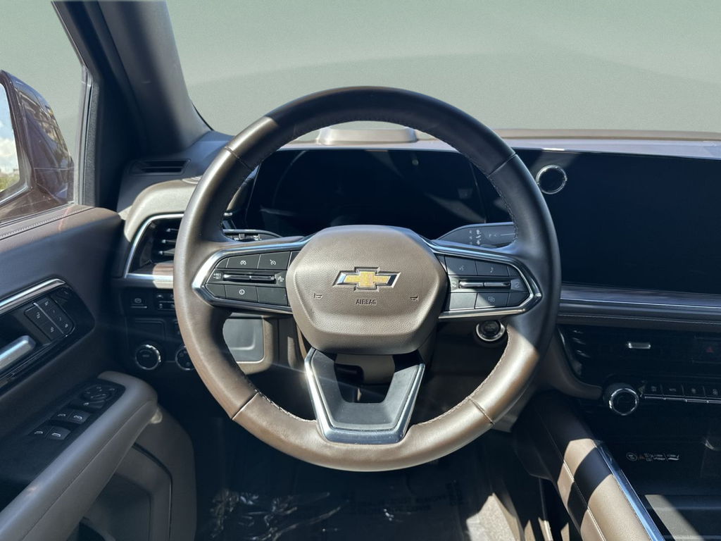 Used 2025 Gray Chevrolet LT image 28