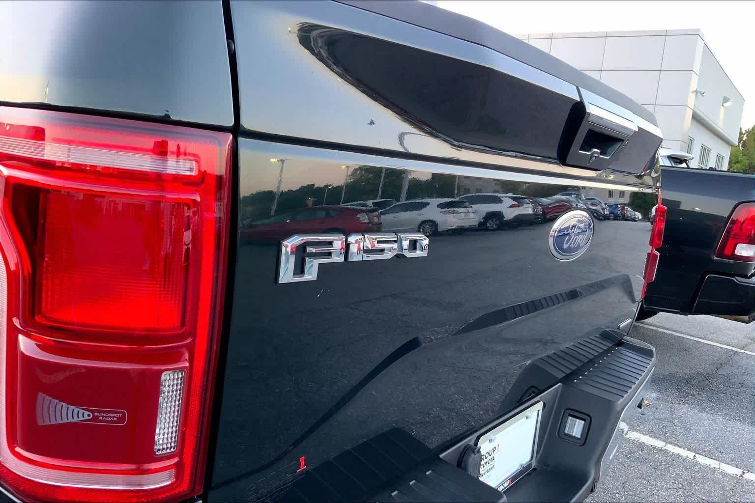 Used 2016 Green Gem Metallic Ford Lariat image 29
