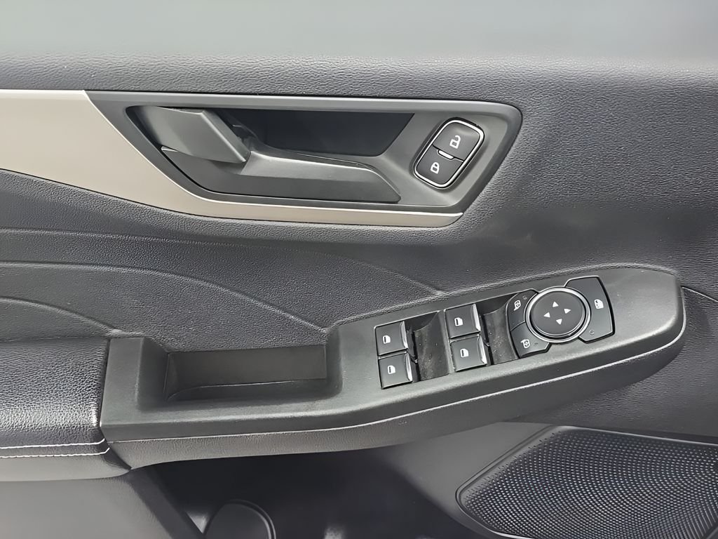 Used 2022 Blue Ford SE image 11