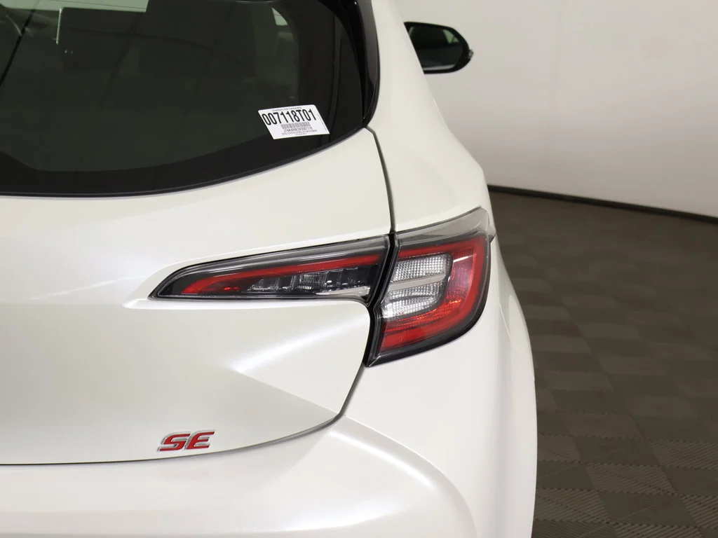 Used 2019 White Toyota SE image 13