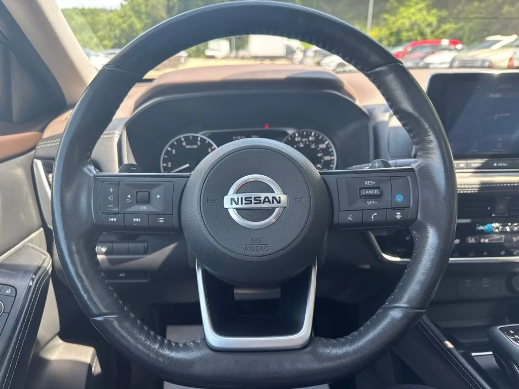 Used 2021 Black Nissan SL image 13