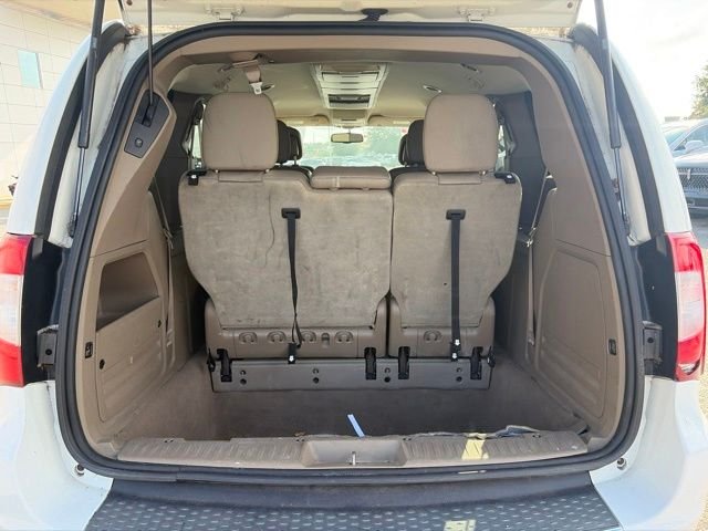 Used 2015 White Chrysler Touring image 20