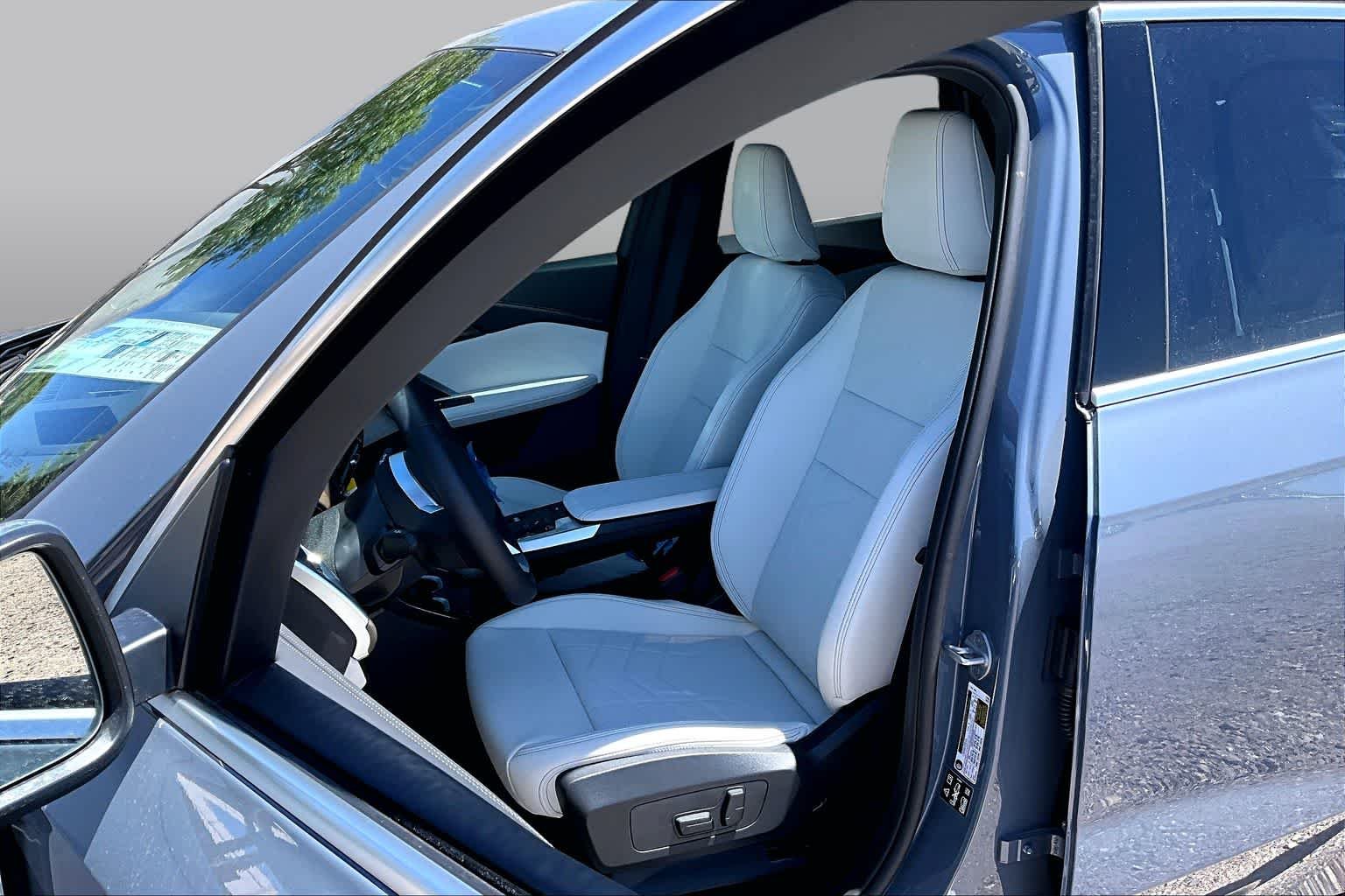 New 2026 Storm Bay Metallic BMW xDrive28i image 9