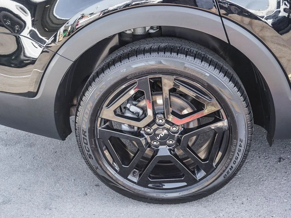 Used 2023 Black Kia EX X-Line image 8