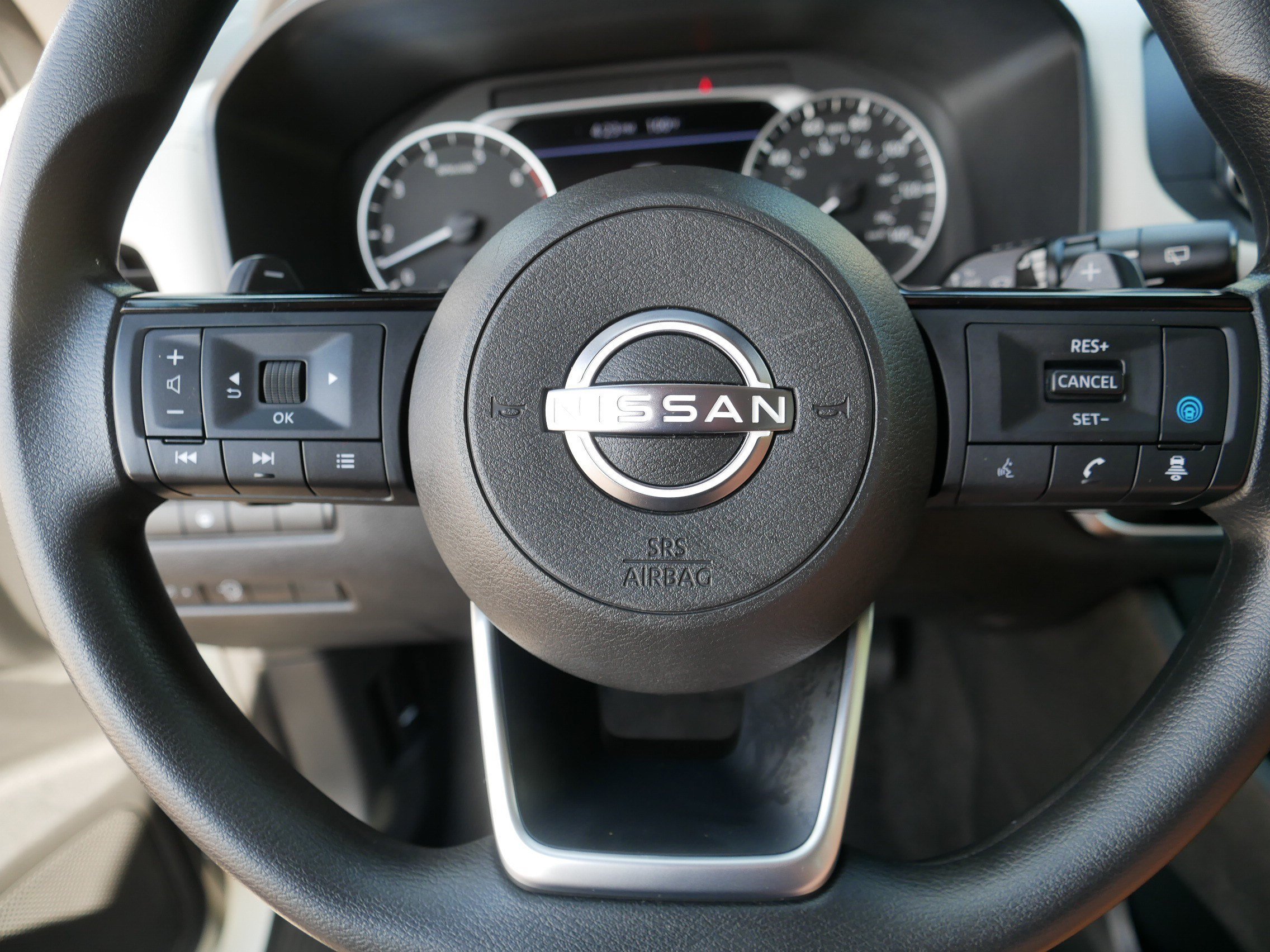 Certified Used 2023 Pearl White Tricoat Nissan SV image 25