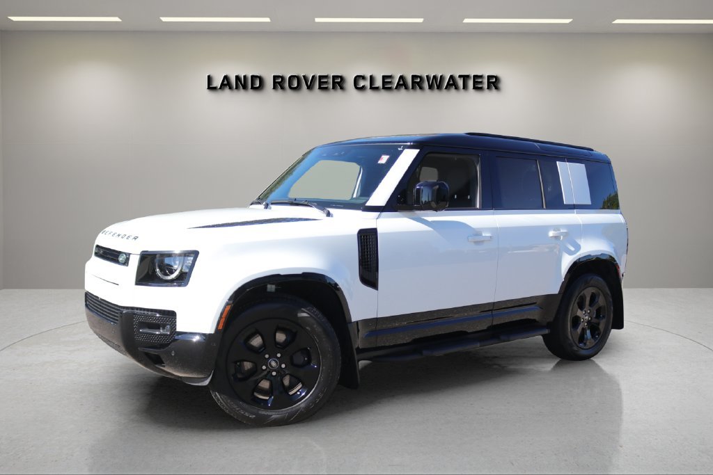 Used 2025 White Land Rover X-Dynamic SE image 1