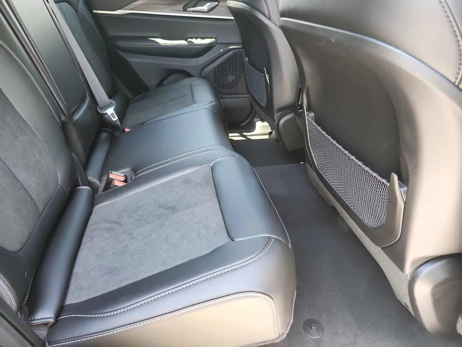New 2026 Baltic Gray Metallic Clearcoat Jeep Laredo Altitude image 17
