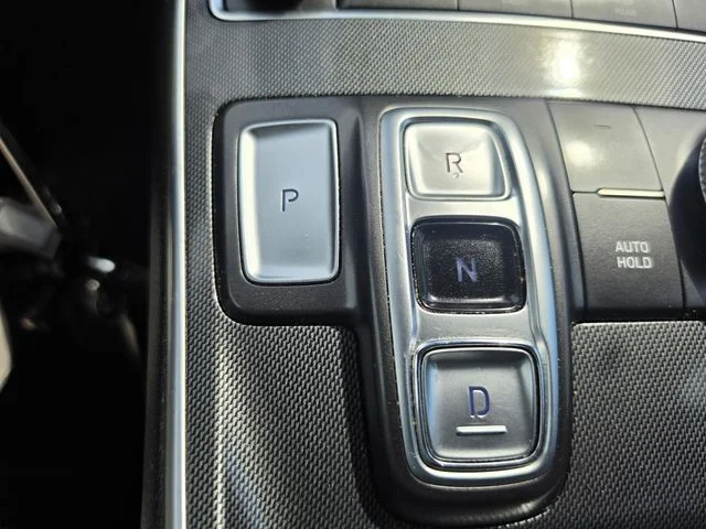 Used 2021 Gray Hyundai SE image 20