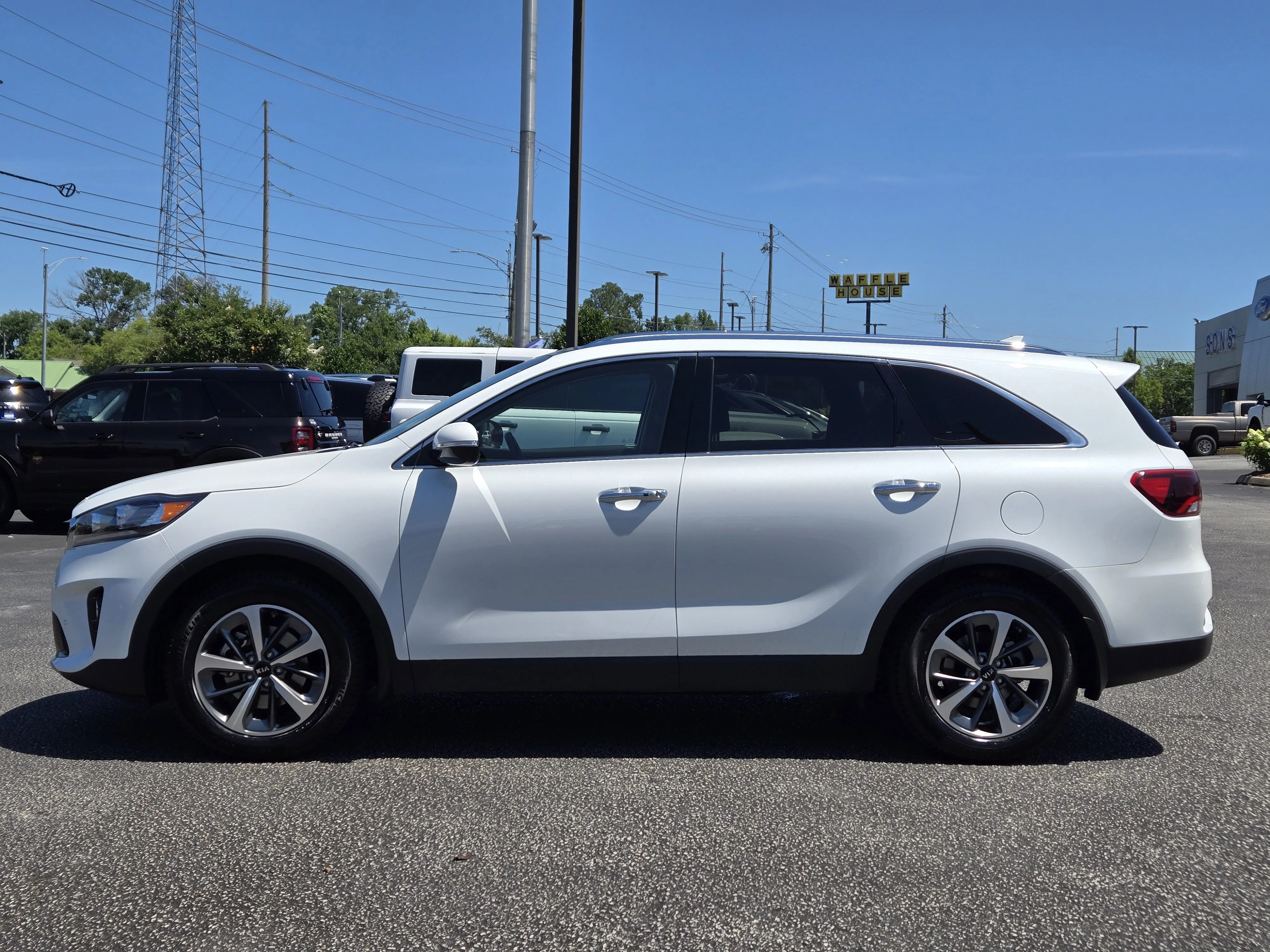 Used 2019 Snow White Pearl Kia EX image 13