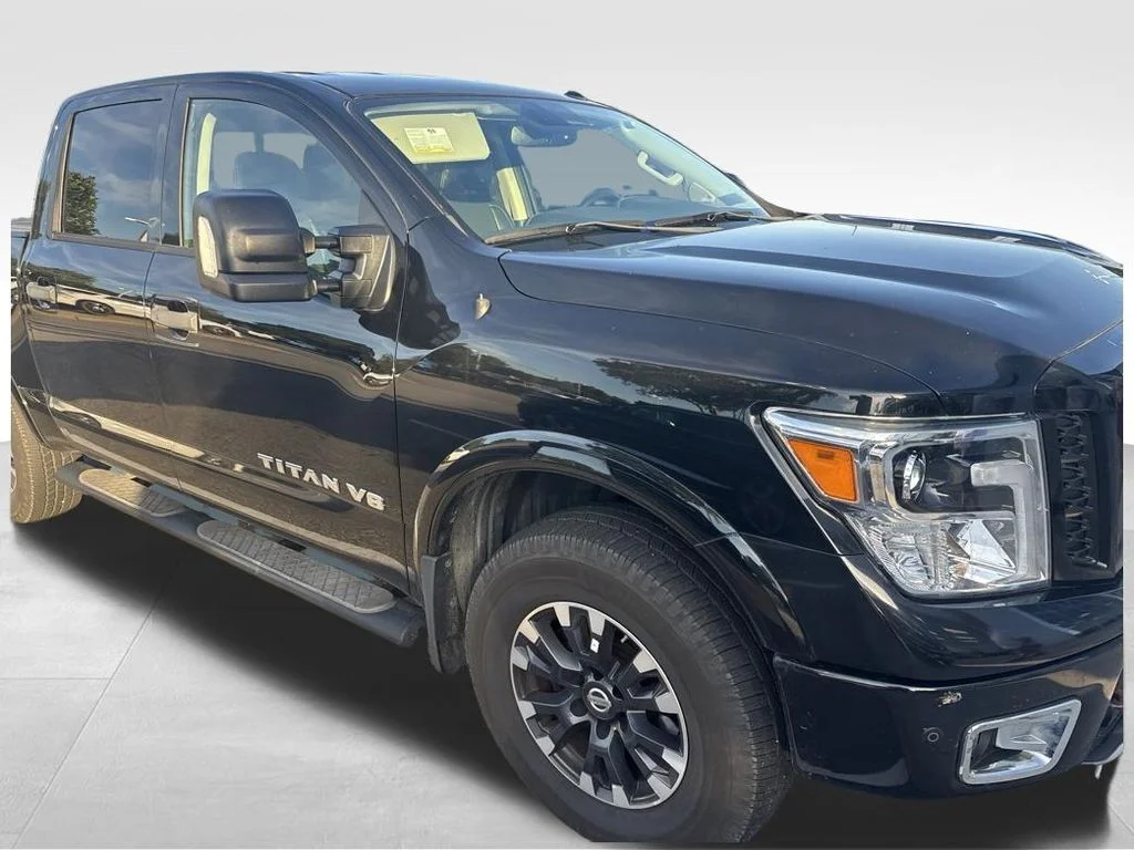 Used 2018 Black Nissan PRO-4X image 4
