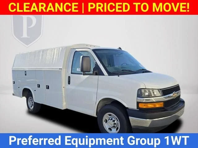 New 2025 Summit White Chevrolet 1WT image 2