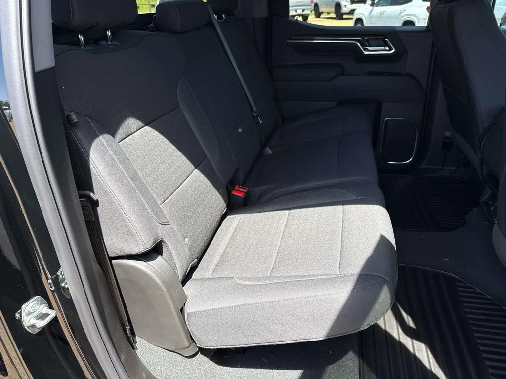2026 GMC Sierra 1500 SLE - Photo 17