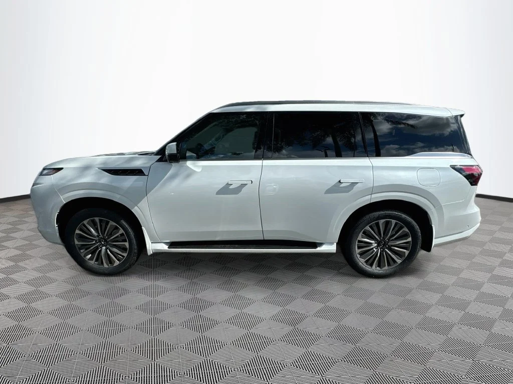 New 2027 RADIANT WHITE INFINITI Luxe 4WD image 8