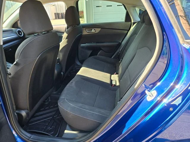 Used 2019 Blue Kia LXS image 12
