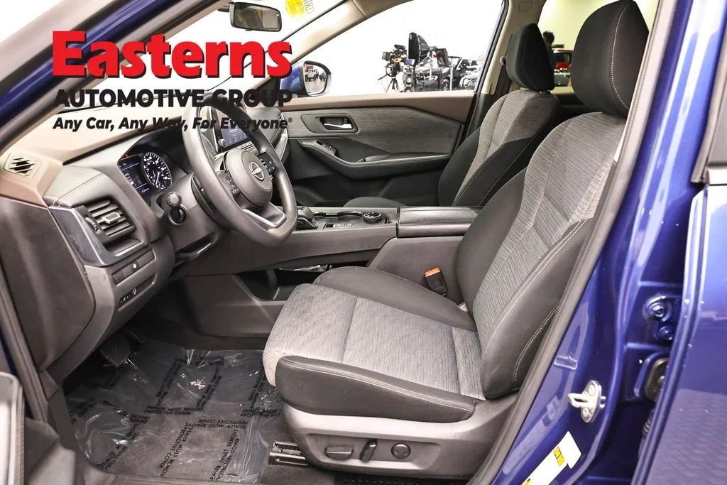 Used 2023 Blue Nissan SV image 13