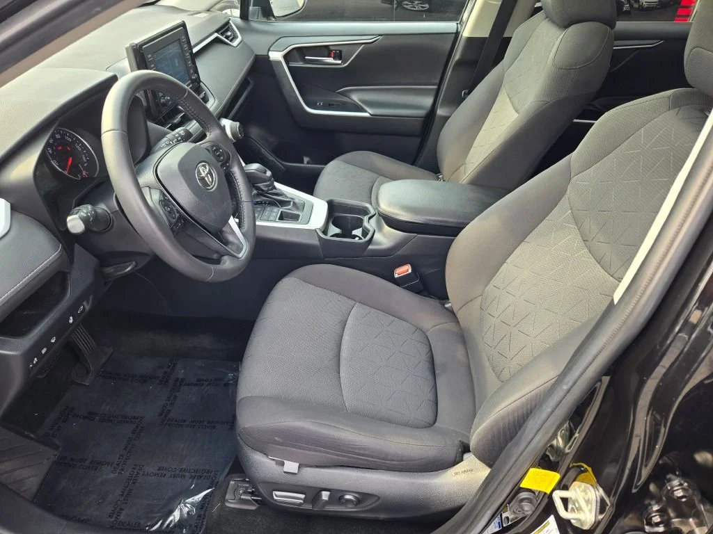 Used 2020 Midnight Black Metallic Toyota XLE image 21