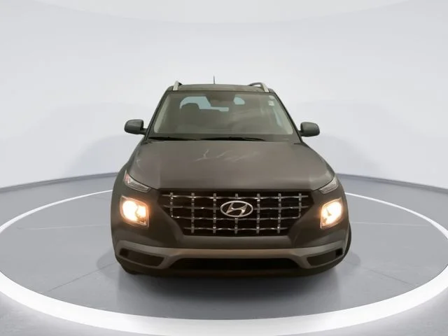 Used 2024 Gray Hyundai SEL image 9