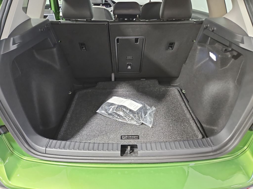 Certified Used 2025 Green Volkswagen 1.5T SE image 24
