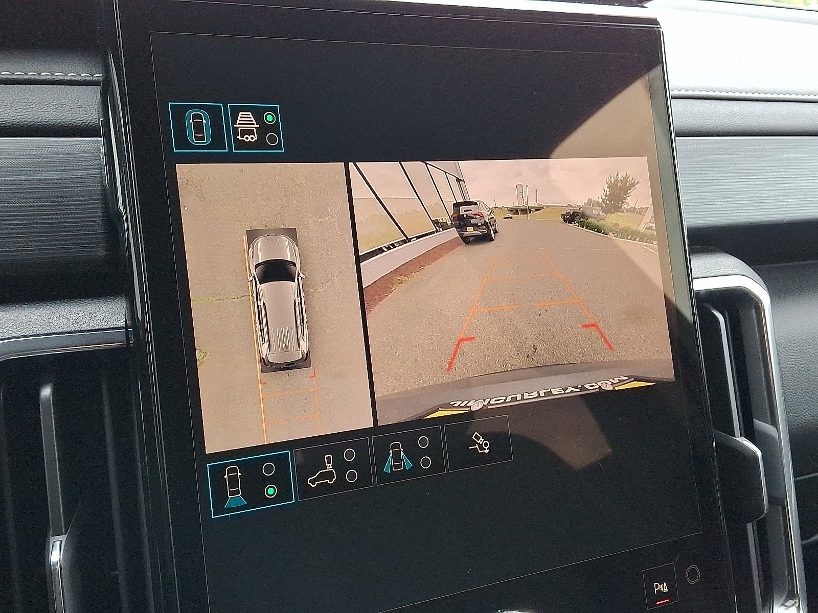 2026 GMC Acadia Elevation - Photo 11