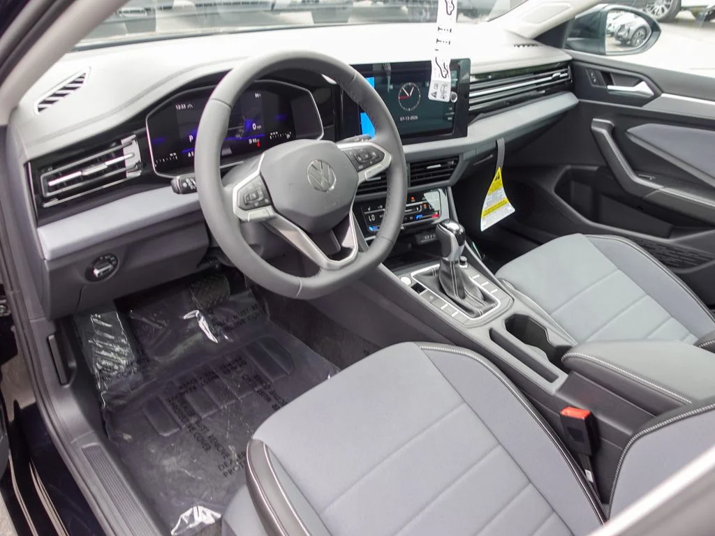 New 2026 Deep Black Pearl Volkswagen 1.5T SE image 11