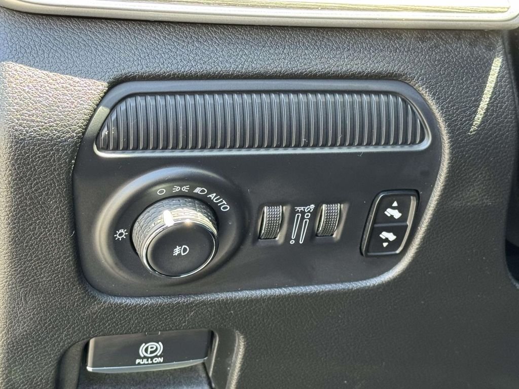 Used 2024 Black Jeep Series II image 27
