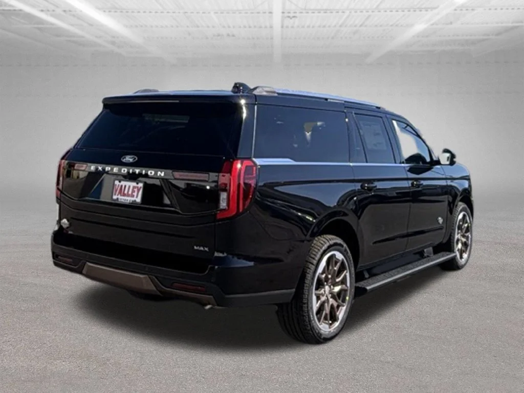 New 2027 Agate Black Metallic Ford MAX King Ranch® image 8