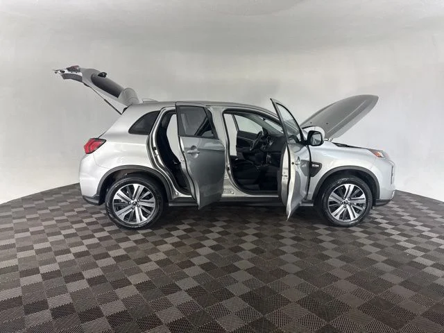 Used 2024 Black Mitsubishi  image 13