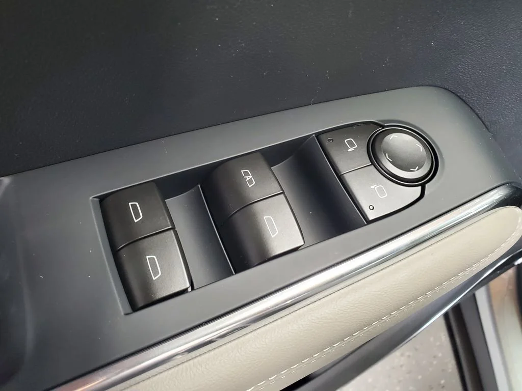 2026 GMC Acadia Elevation - Photo 9