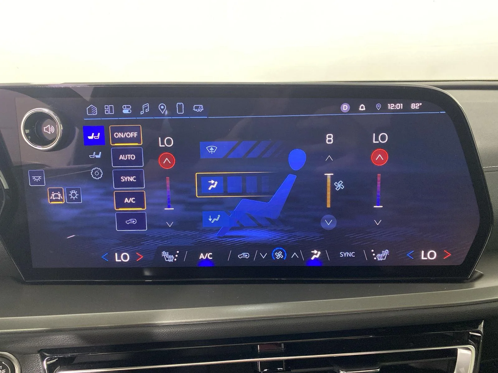 Used 2025 Summit White Chevrolet LT image 21