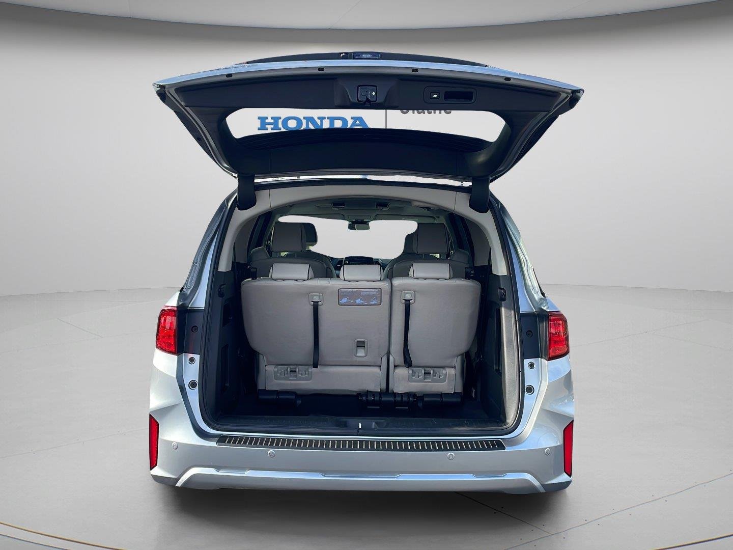 Certified Used 2026 Solar Silver Metallic Honda Touring image 26