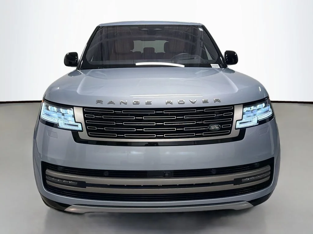 Certified Used 2023 Ionian Silver SV Bespoke Ultra Metallic Satin Land Rover Autobiography image 6