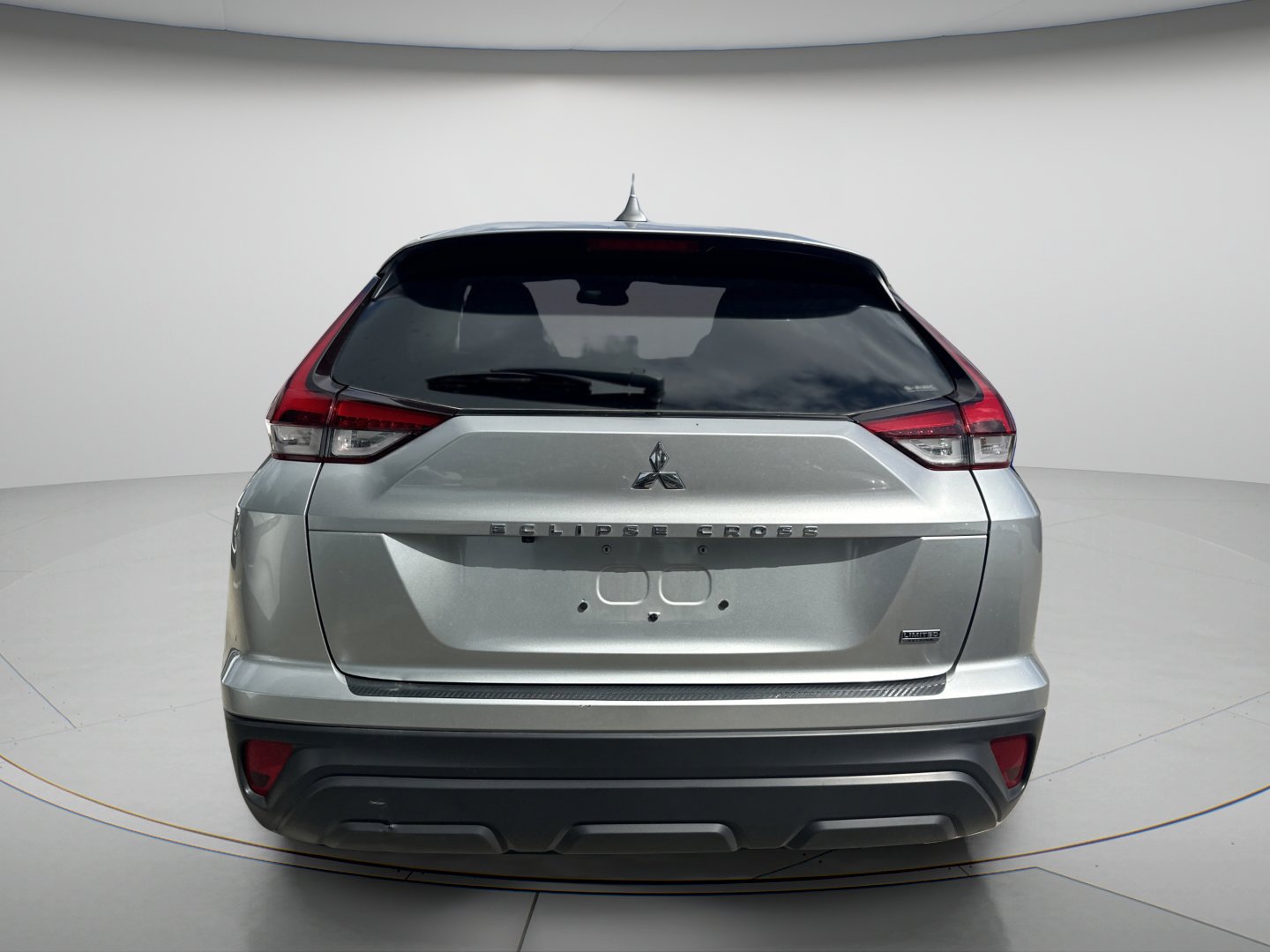 Used 2025 Silver Mitsubishi LE image 6