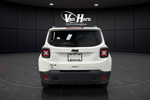 Used 2023 Alpine White Clearcoat Jeep Altitude image 6