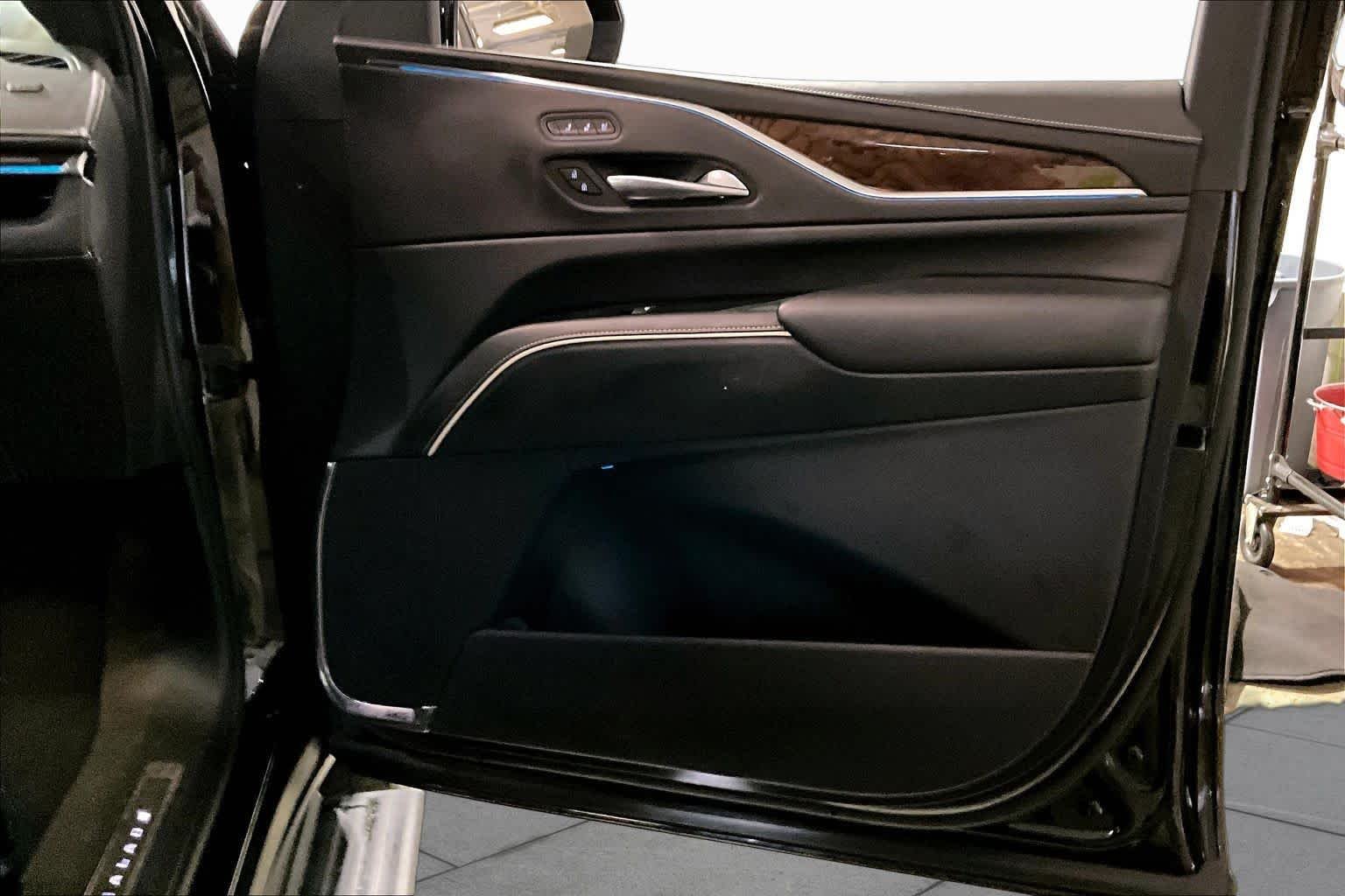 Used 2022 Black Raven Cadillac Sport Platinum image 23