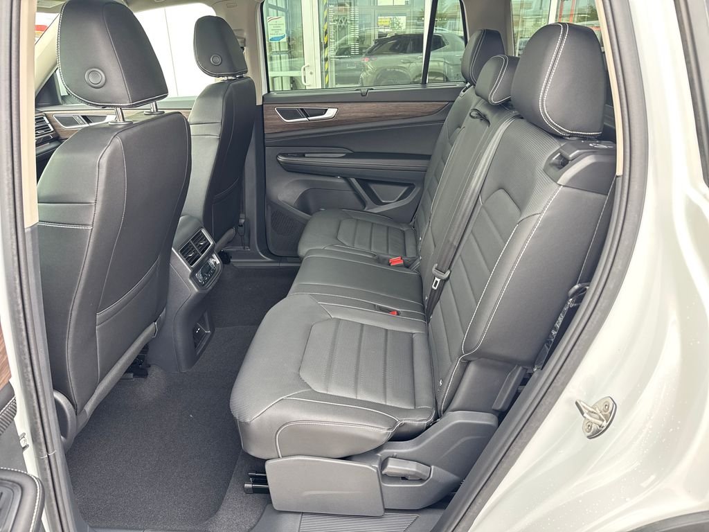 New 2026 Opal White Pearl Volkswagen 2.0T SEL image 28