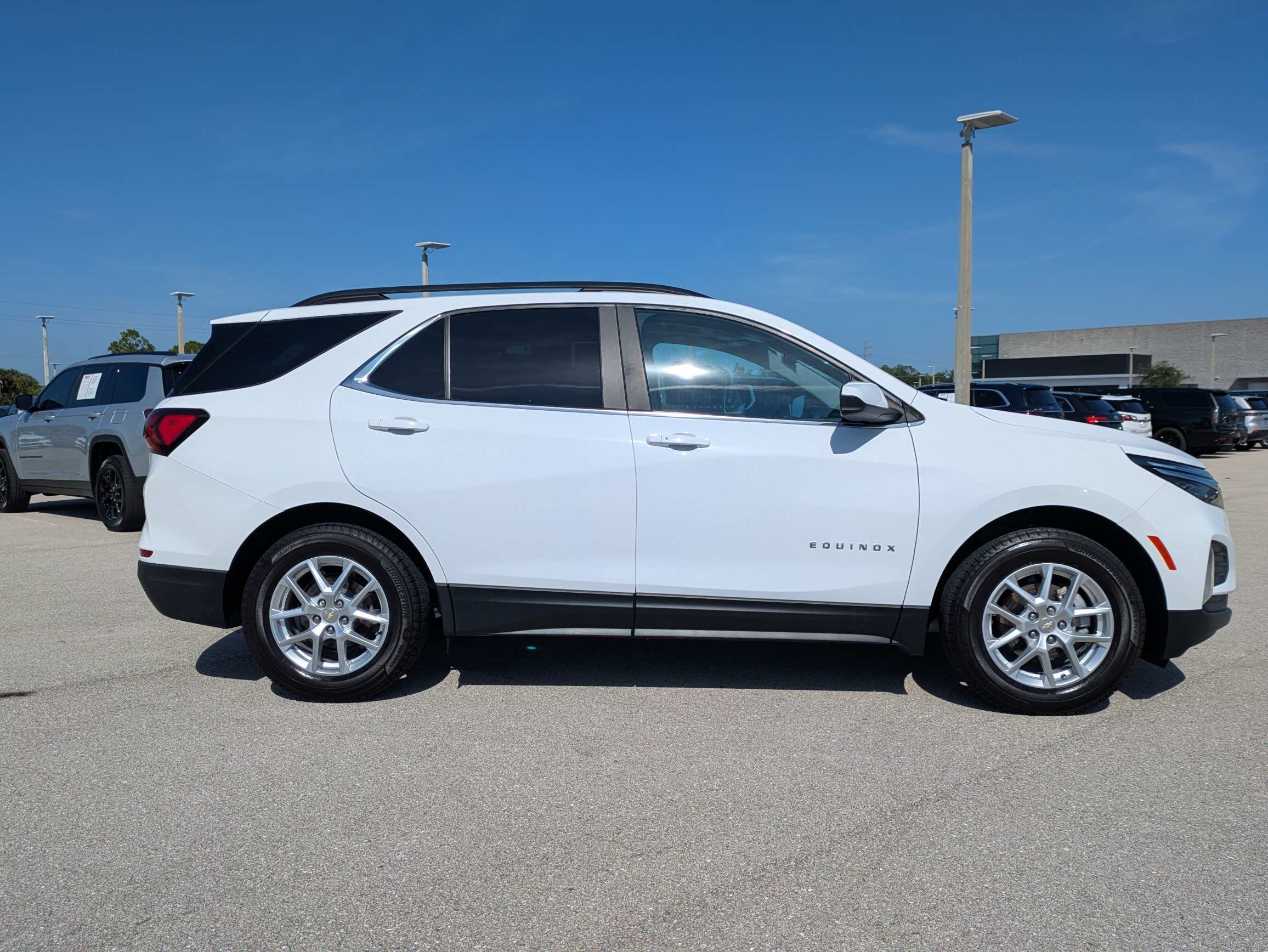 Used 2022 Summit White Chevrolet LT image 4