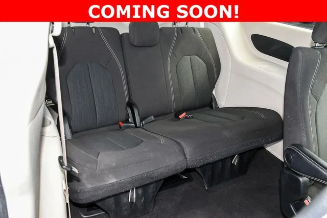 Used 2022 White Chrysler LX image 25
