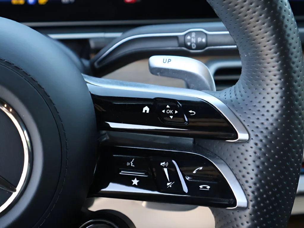 Used 2024 MANUFAKTUR Diamond White Metallic Mercedes-Benz GLE 53 AMG® image 36