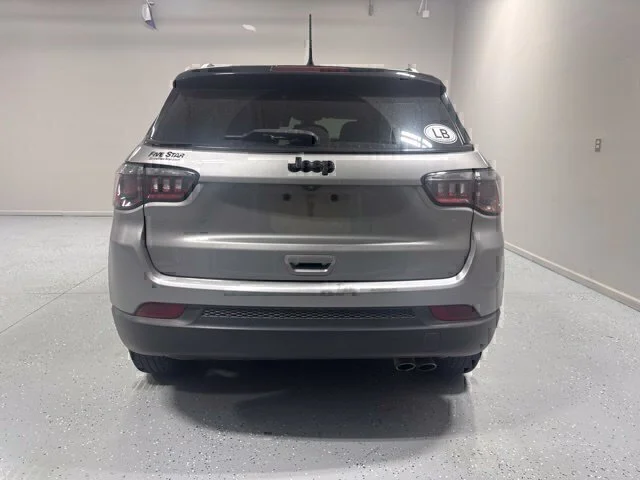 Used 2020 Silver Jeep Latitude image 7