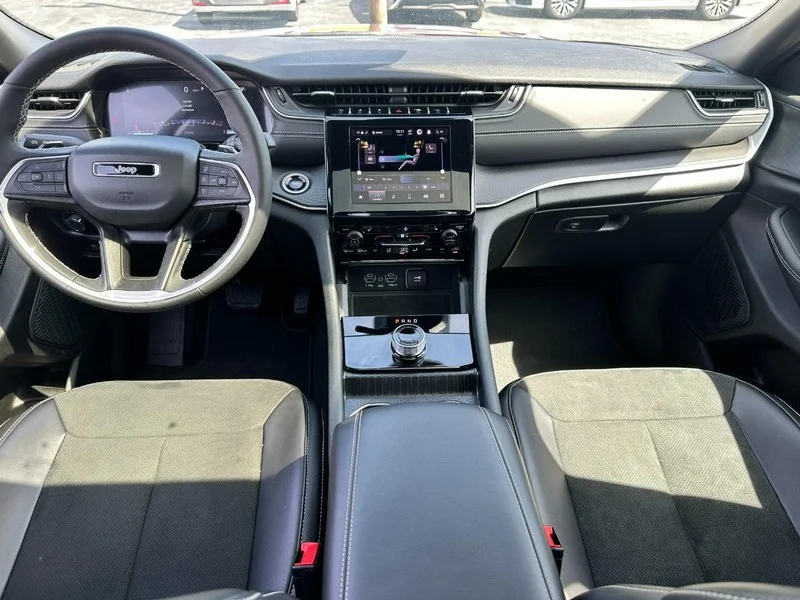 Used 2025 Velvet Red Pearlcoat Jeep Altitude X image 11