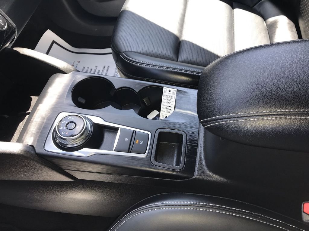 Used 2025  Ford Platinum image 20
