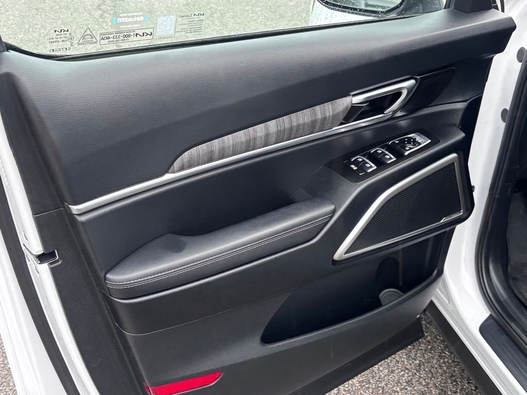 Used 2023 White Kia EX image 8