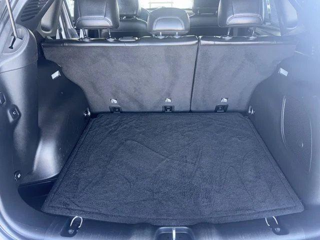 Used 2022 Silver Jeep High Altitude image 32