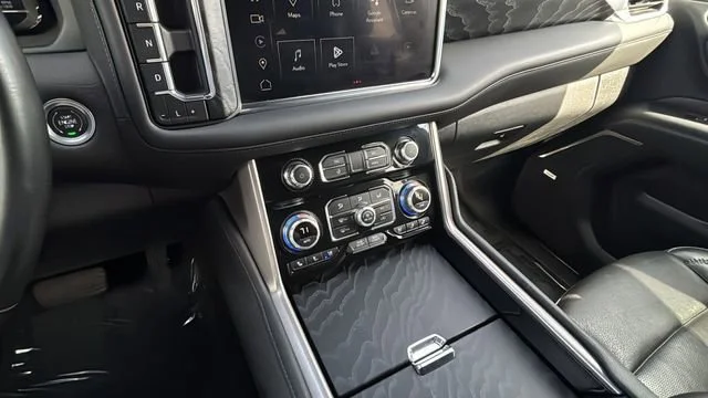 Used 2024 Onyx Black GMC Denali image 14
