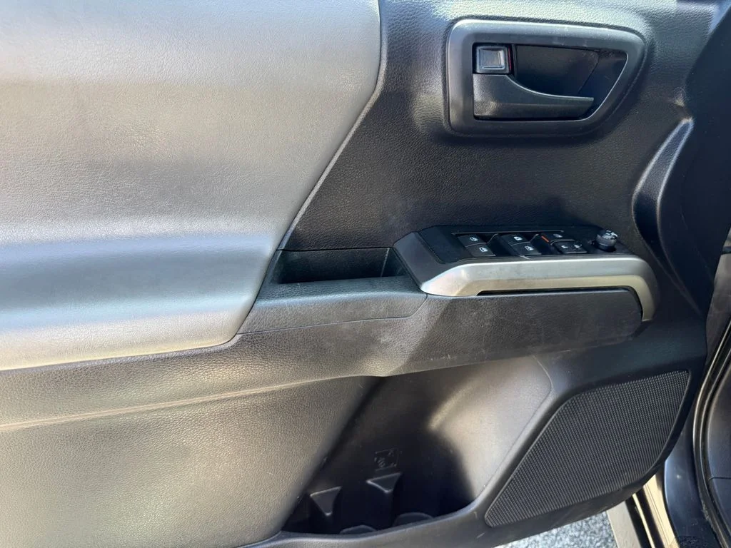 Used 2020 Gray Toyota SR5 image 11