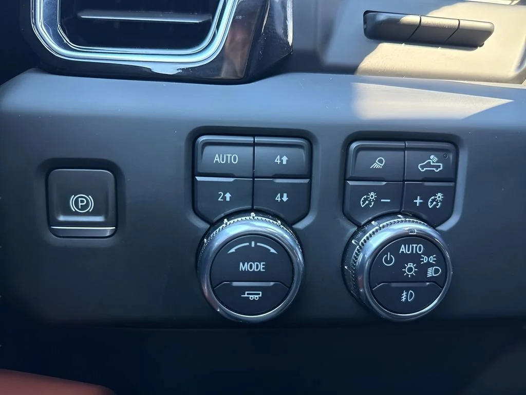 Used 2024 Onyx Black GMC Denali Ultimate image 32